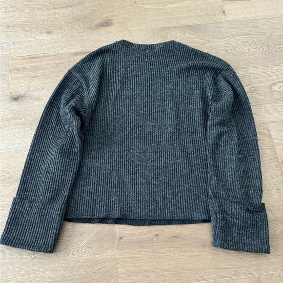 Zara Gray Ribbed Sweater - Picture 3 of 3